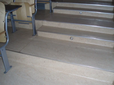 VFU-Posluchárna_Marmoleum_2